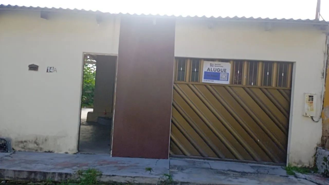 //Casa com quintal e garagem no Nova Cidade 