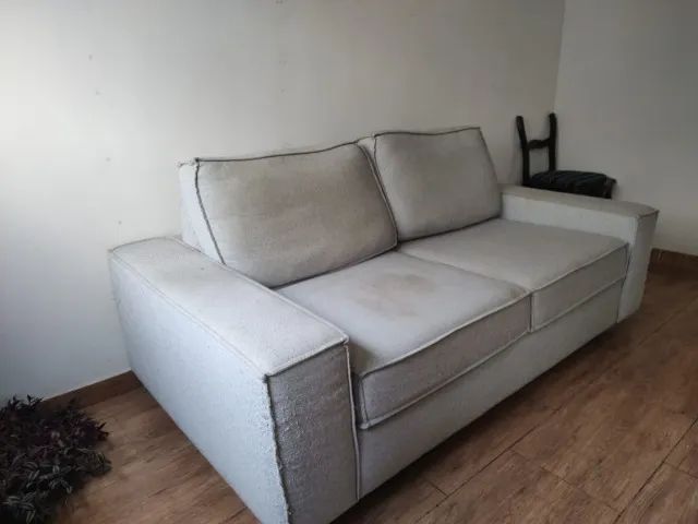 Sofá de linho 4 Lugares - Estofado em ótimo estado - Foto 2