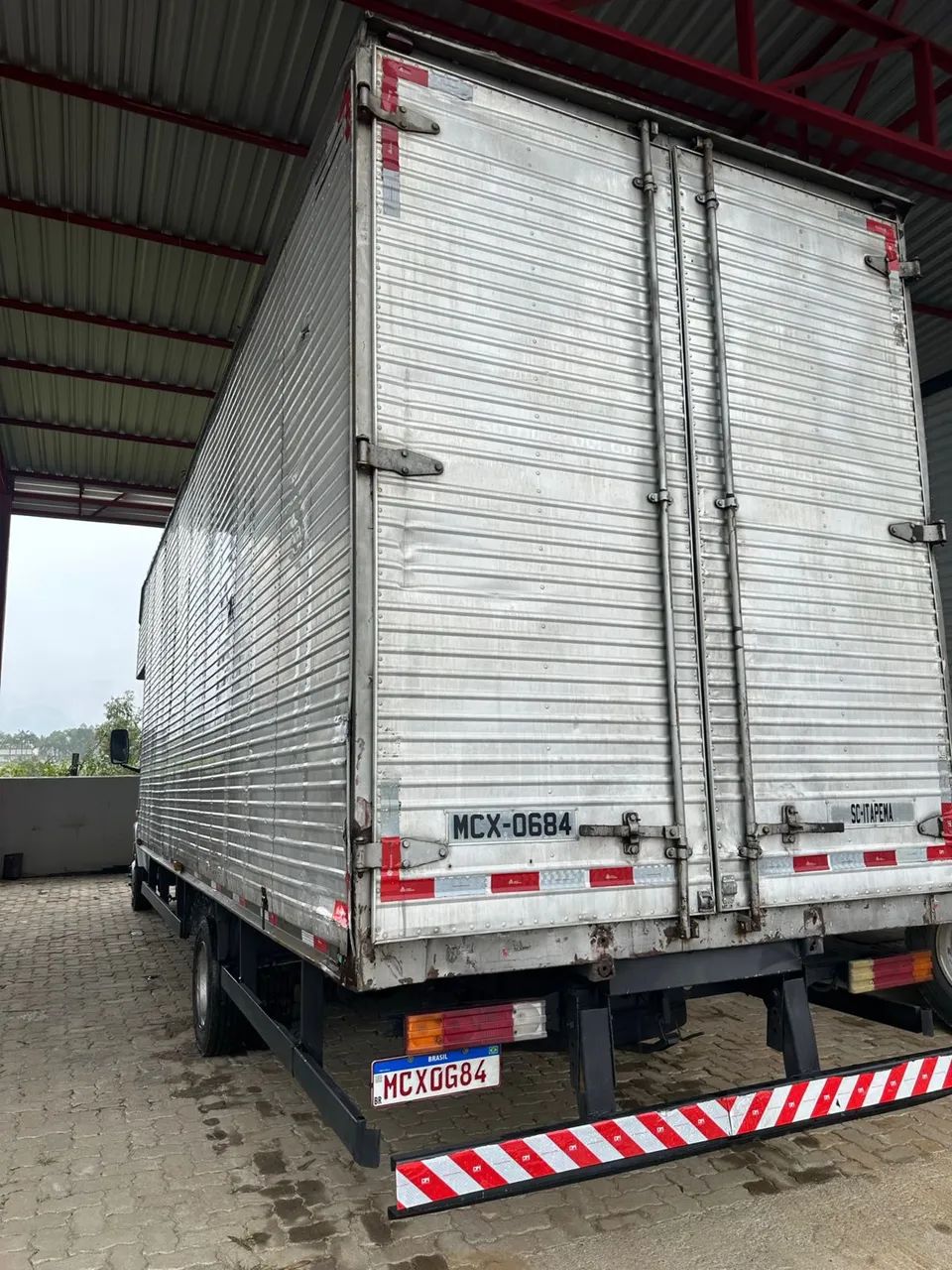 M.BENZ 710 PLUS NO BAÚ  - Foto 6