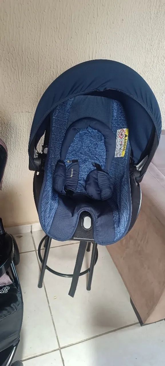 Carrinho de bebê passeio e para carro universal. - Foto 3