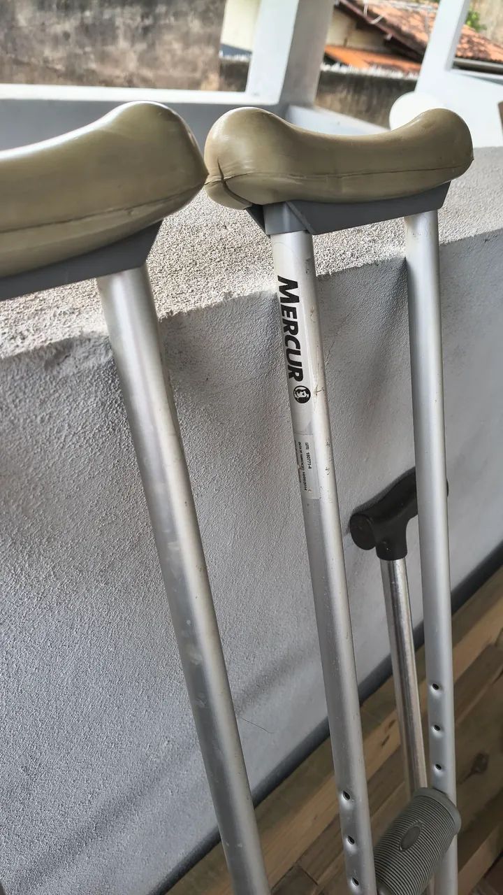 Andador e muletas - Foto 3