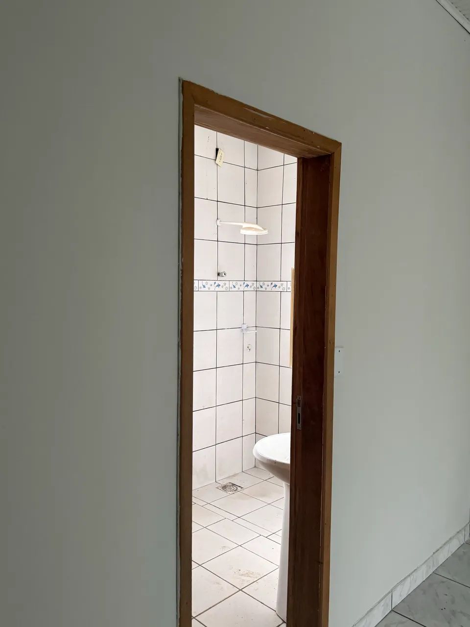 VENDE-SE OU ALUGA-SE ? CASA NO UNIVERSITÁRIO! - Foto 3