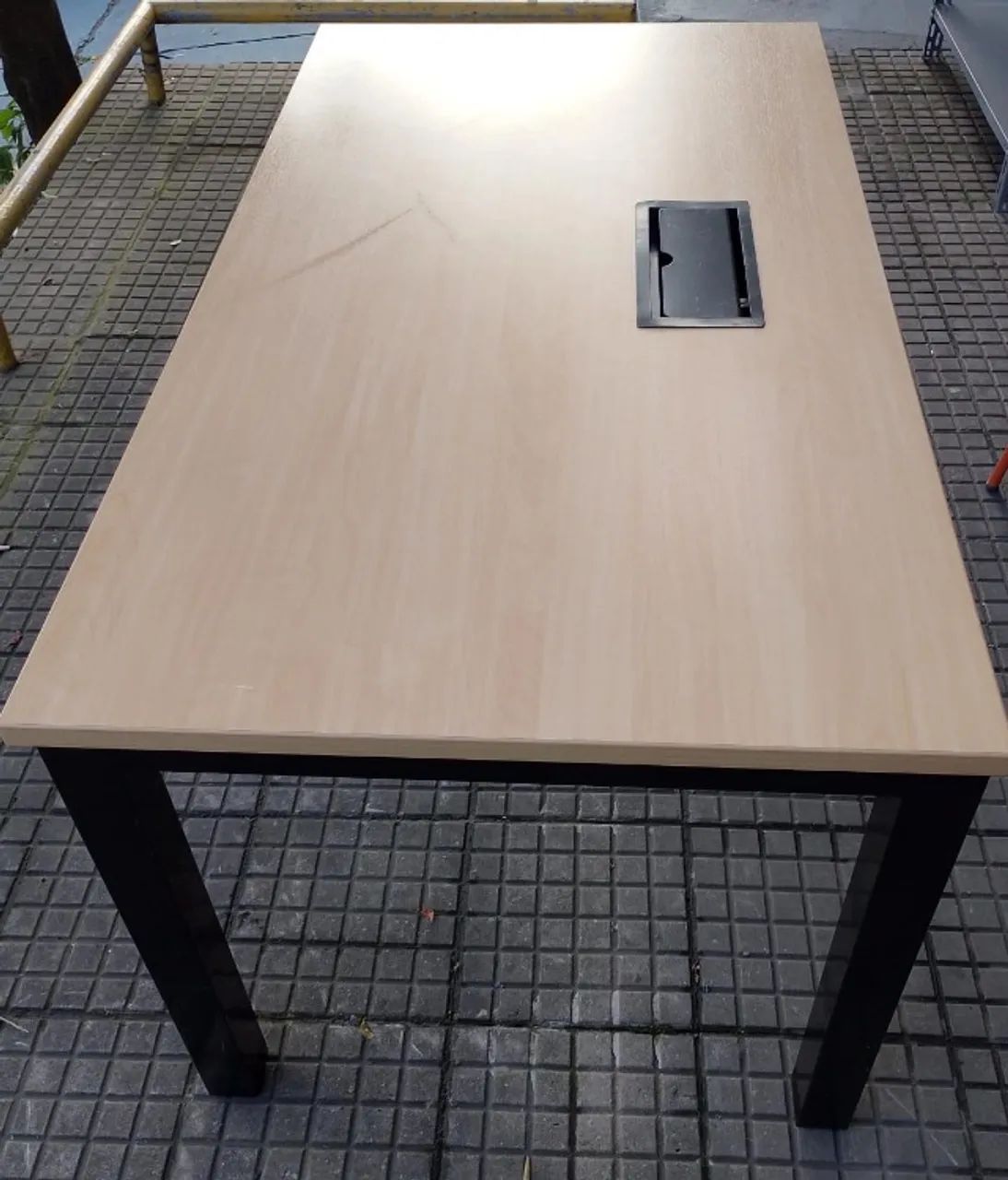 Mesa Para Escritório Estilo Industrial com Passa Cabos - Foto 5