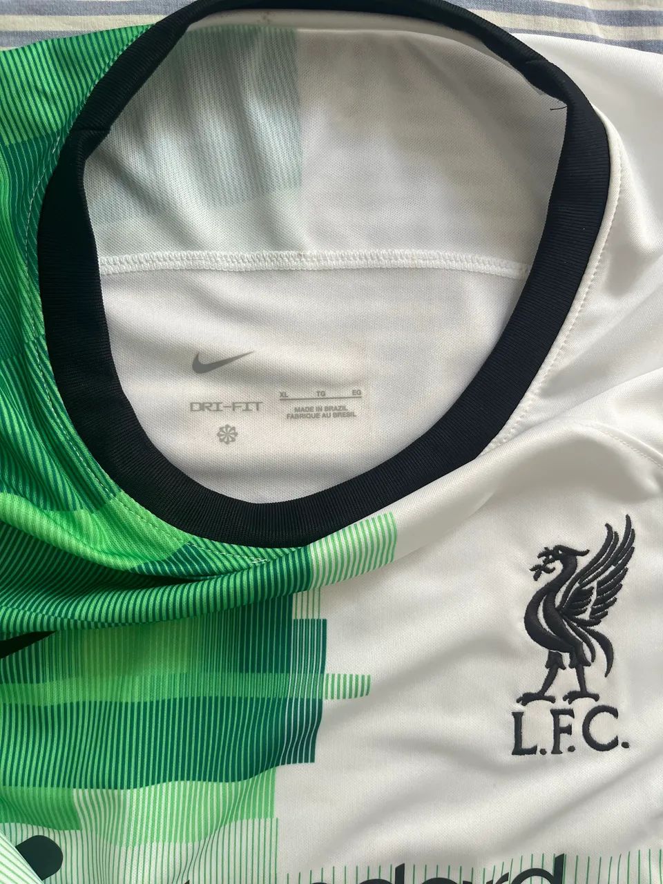 Camisa Liverpool Branco/Verde GG  23/24 - Foto 4