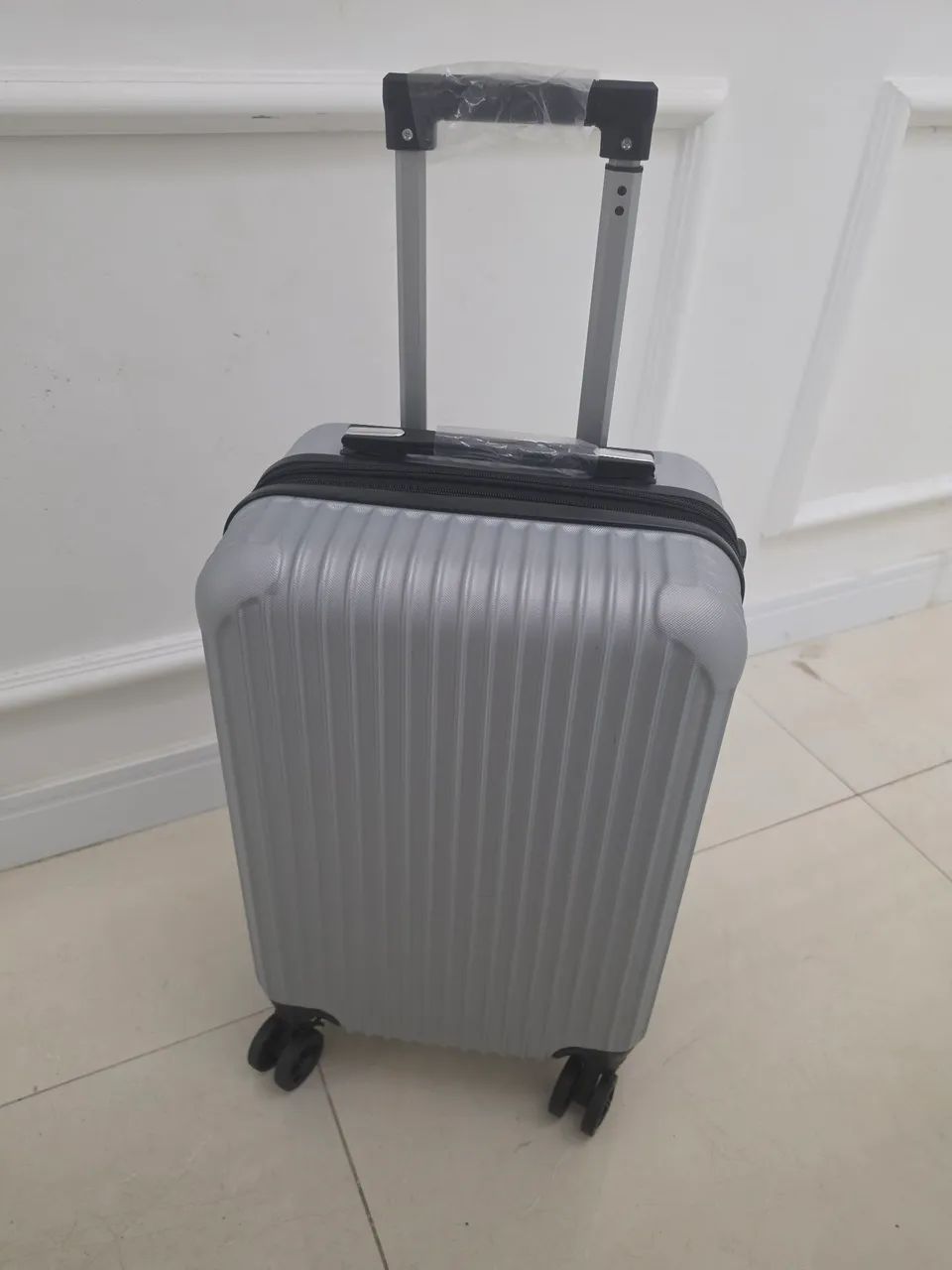Mala bordo tam P nova nunca usada