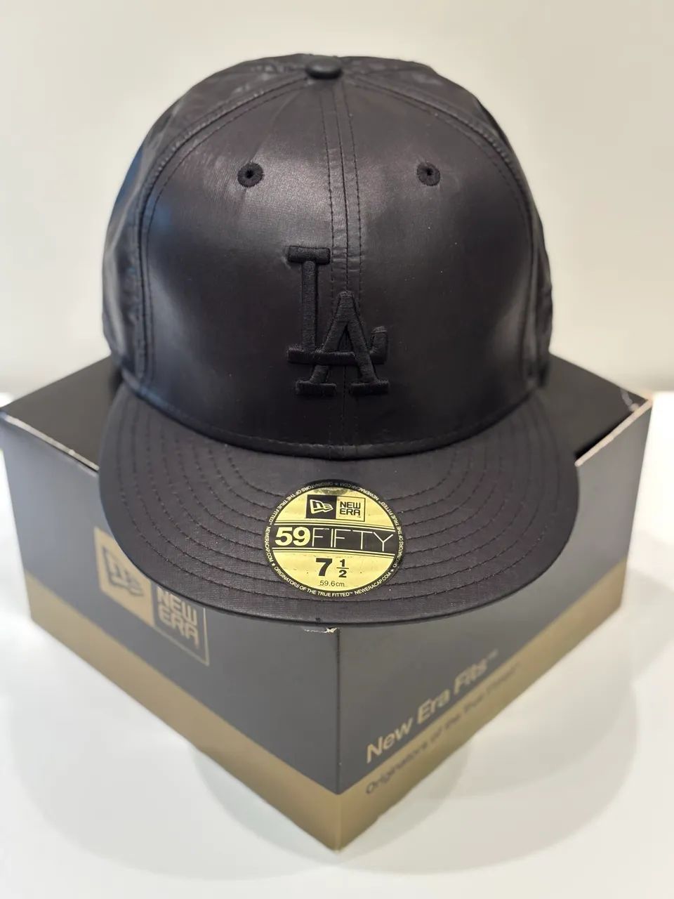 Boné NEW ERA / LA DODGERS  7*1/2  (AcetinadoPreto)