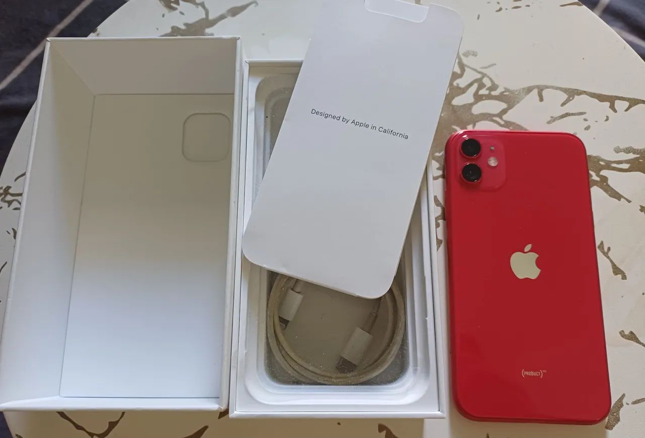 Iphone 11 64GB super conservado ,funcionando tudo nunca foi mexido