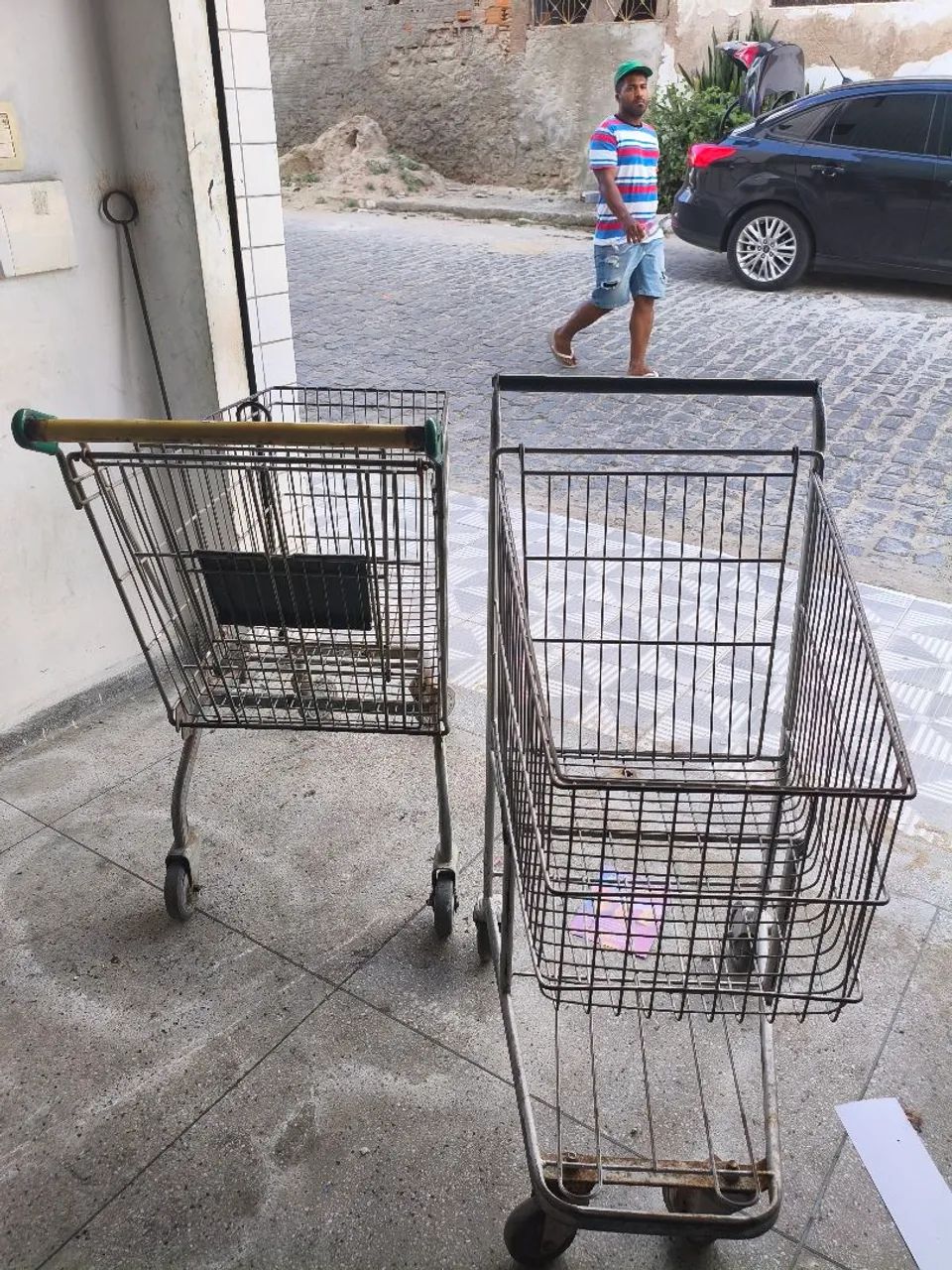 Carinhos usados de supermercado 