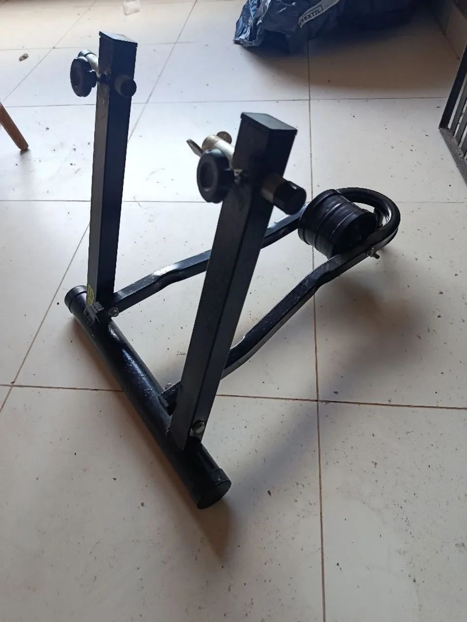 Rolo de treino ajustável para bicicleta 