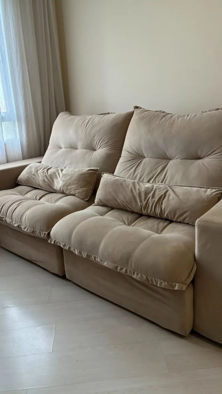 Sofá 2,30m bege com pillow top