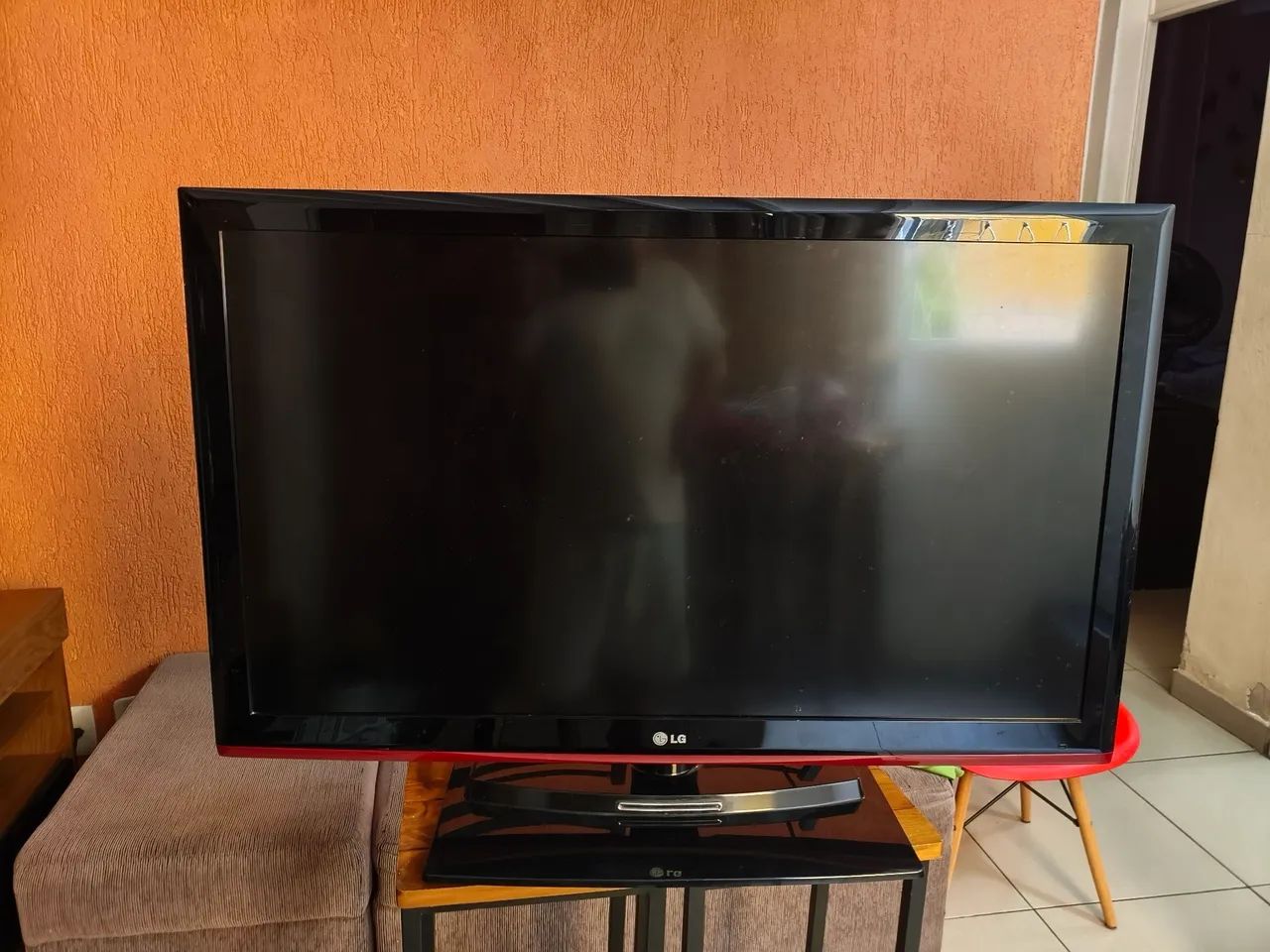 Vende-se televisão LG com a placa principal queimada  - Foto 2