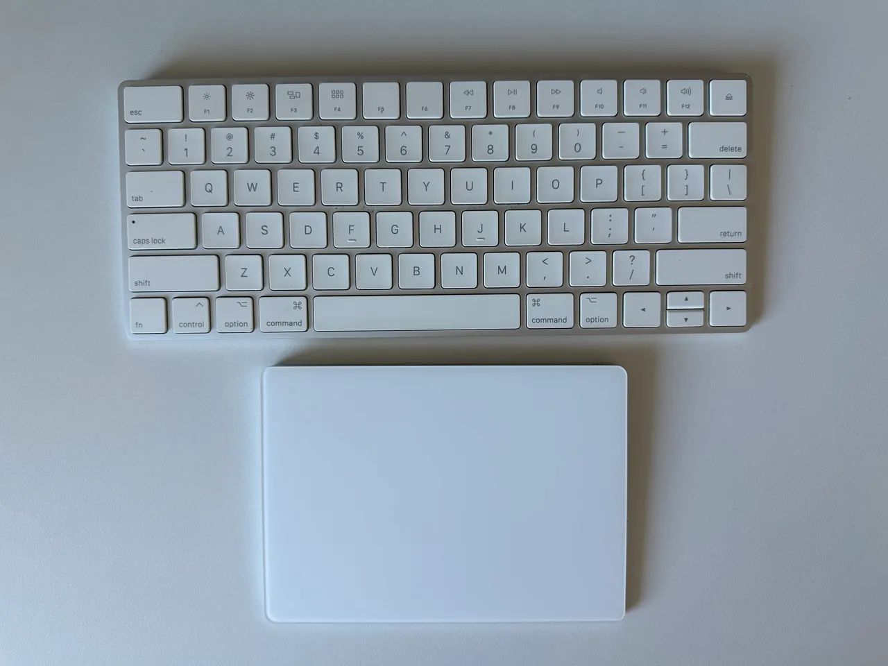 Kit Apple Magic Keyboard + Trackpad (Lightning) - Periféricos e