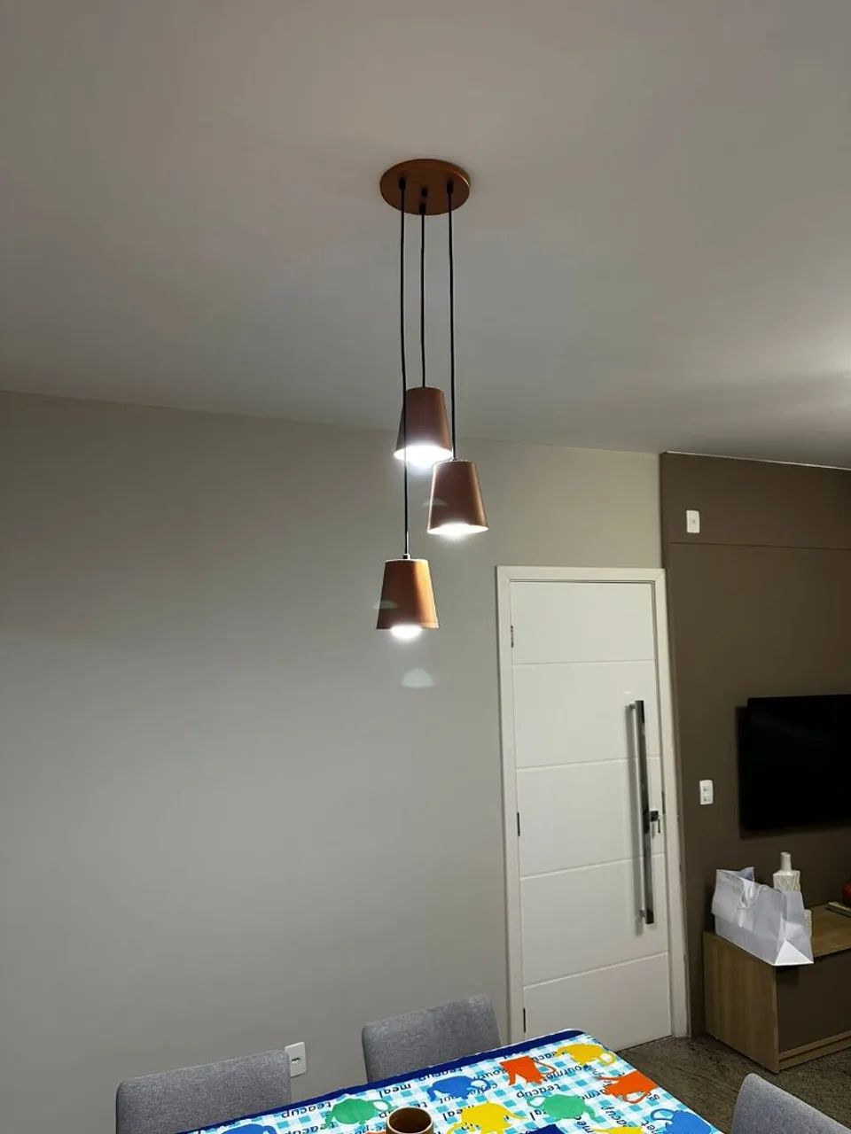 LUSTRE TRIPLO - 3 CÚPULAS - MODERNO