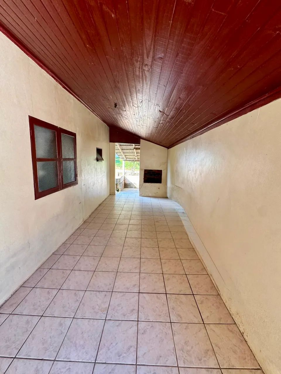 Vendo casa com escritura pública no centro de Anitapolis  - Foto 4