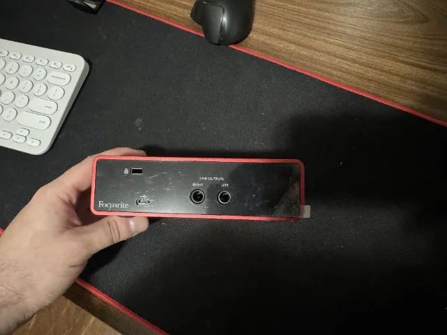 Interface de Áudio USB Focusrite Scarlett Solo (Usada) - Foto 4