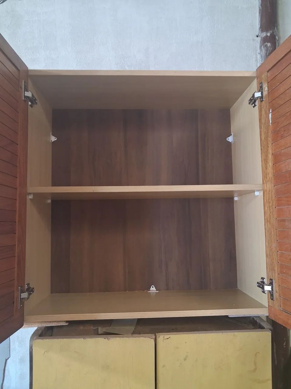 Armário em MDF com lindas portas em madeira - Foto 2