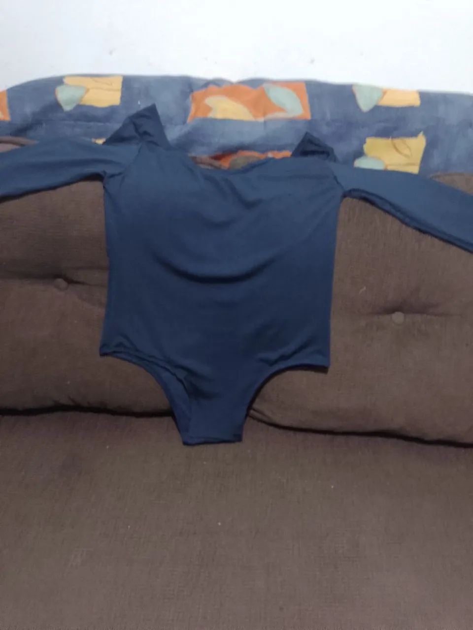 Vendo maiô de manga comprida - Foto 2