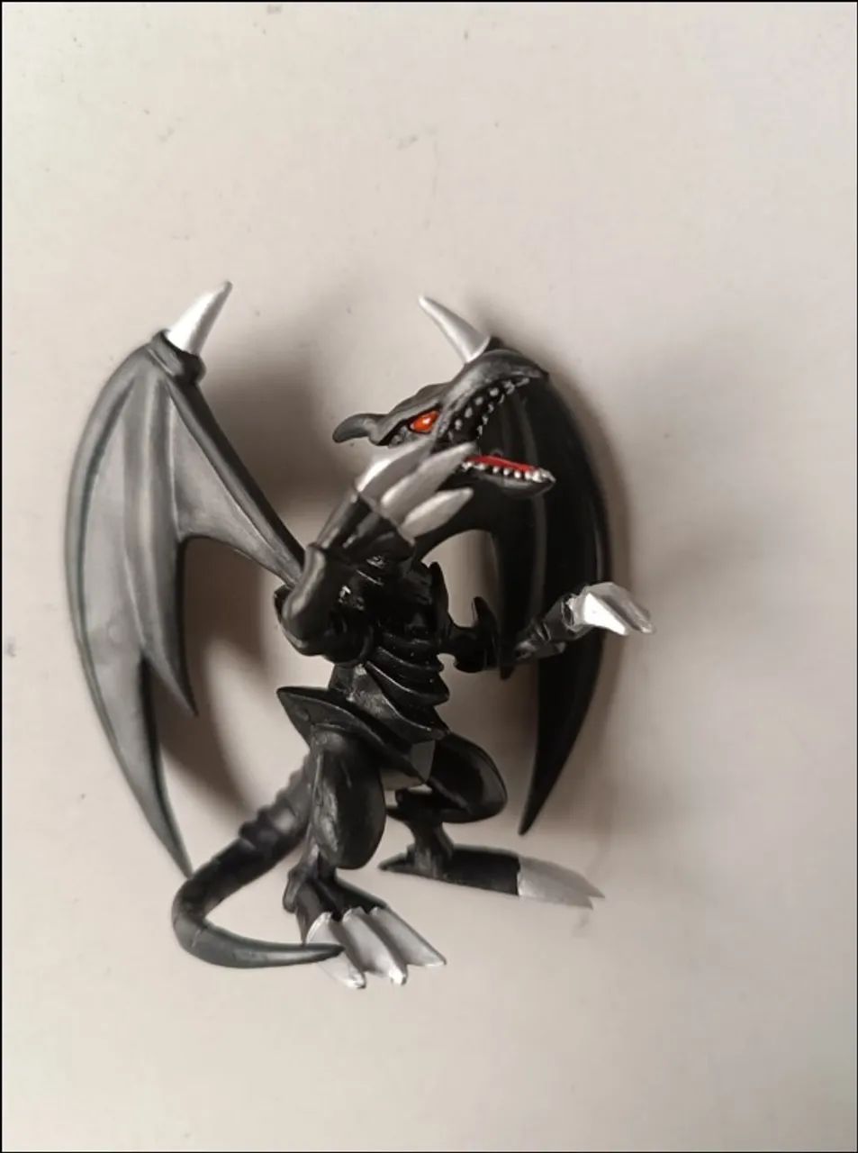 Colecionável Yu-Gi-Oh! Dragão Negro de Olhos Vermelhos - ZZ 2008