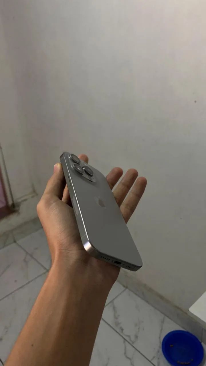 iPhone 15 pro  - Foto 2