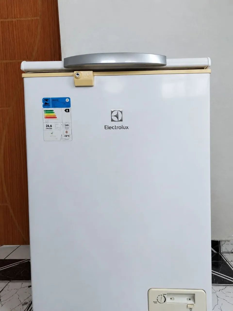 Freezer eletrolux semi nova 