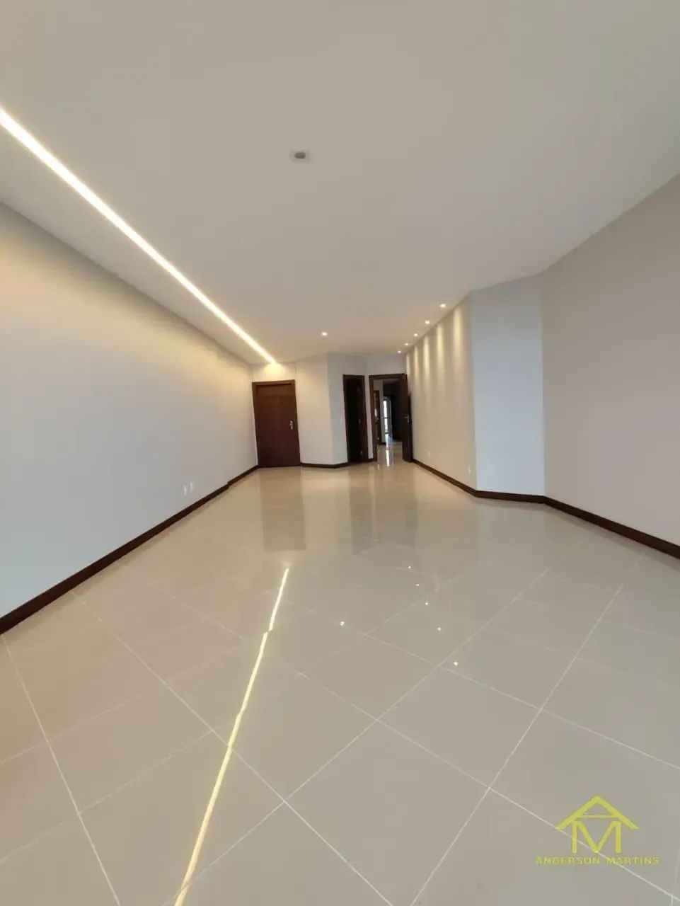 Amplo Apartamento em Itapuã: 4 Suítes com 320 m² - Foto 3