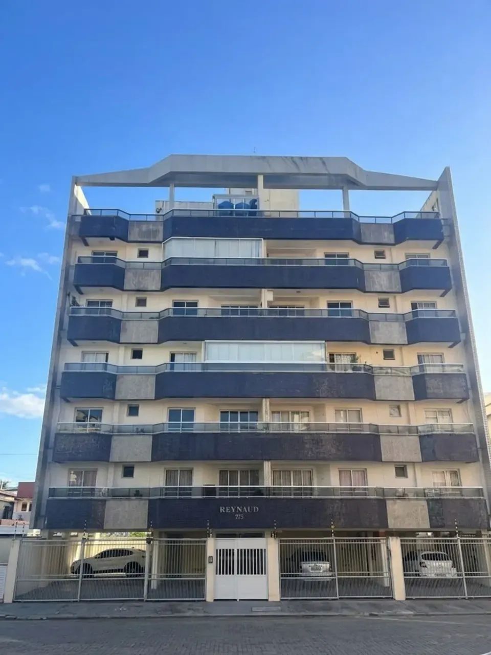 APT DE 2 QUARTOS - 100% MOBILIADO - ITAPUÃ