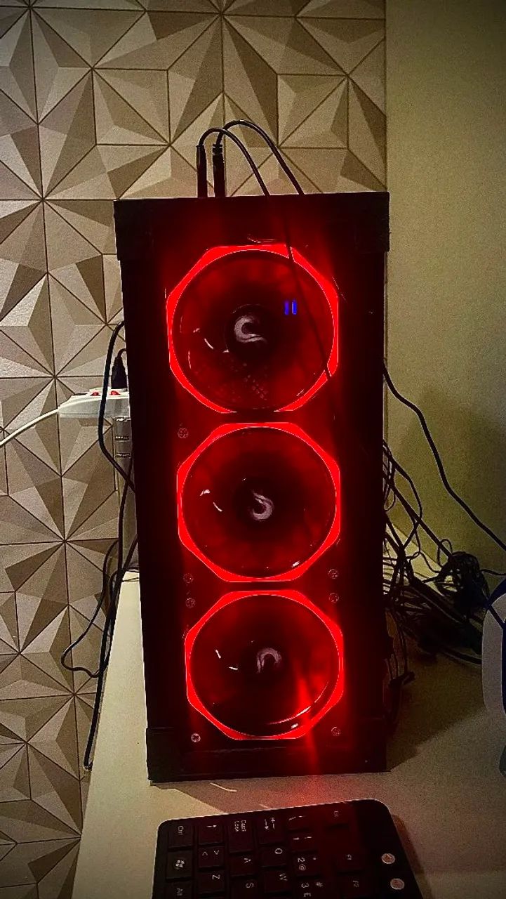 VENDO PC + Intel Core i7 com vídeo integrado 8GB RAM