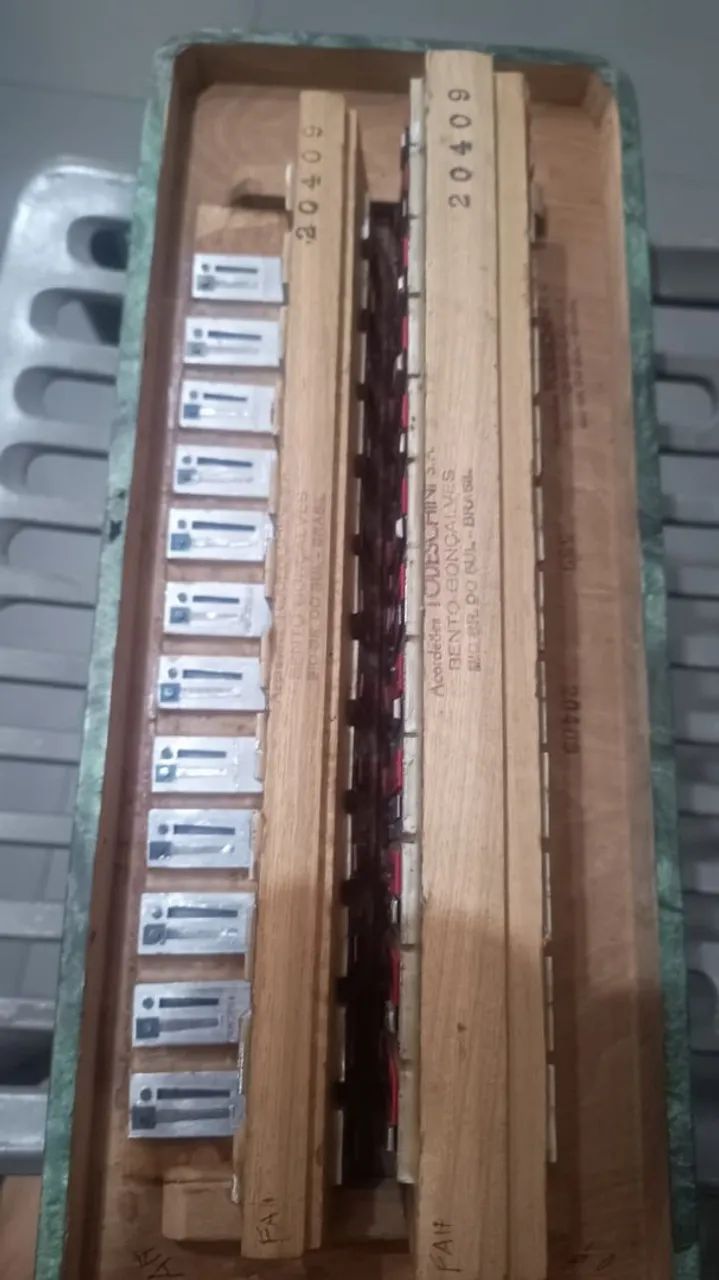 Acordeon Todeschini em estado de fábrica  - Foto 5