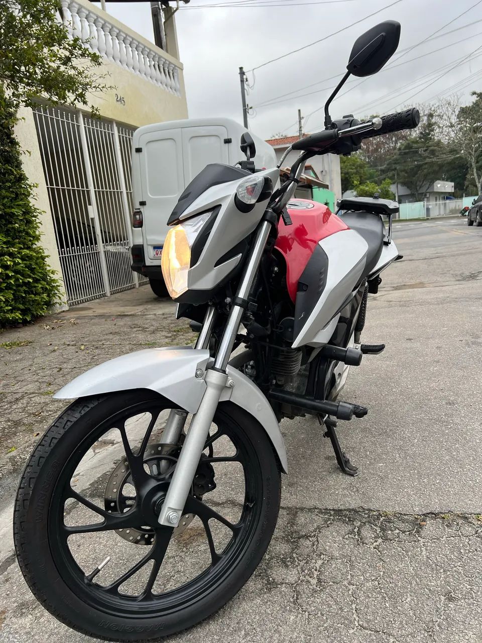 Titan 160