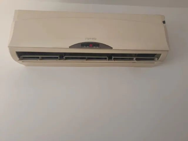 Ar condicionado Komeco Split 18.000 BTUs - 220V