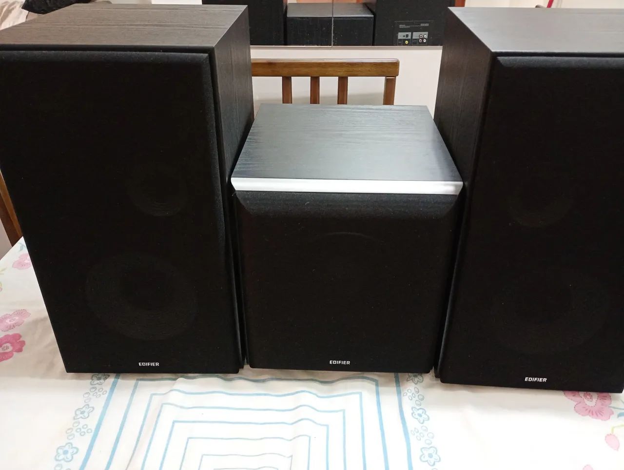 Caixa de som Edifier R2850DB