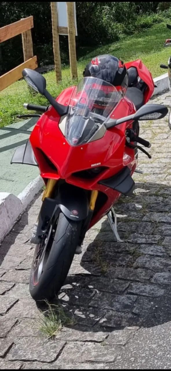 Moto novíssima 
