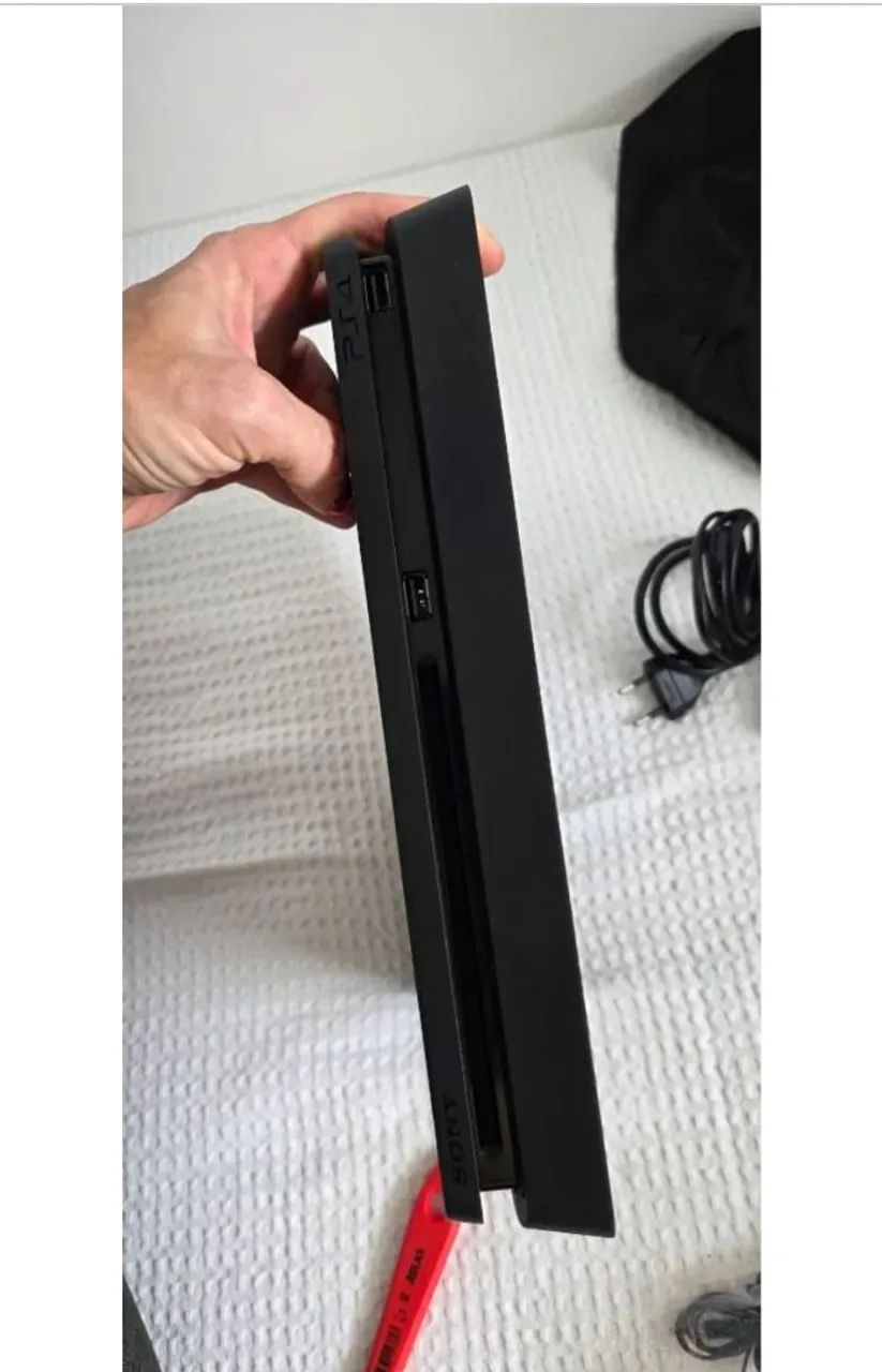 Ps4 slim 1Tb + 2 controles - Foto 2