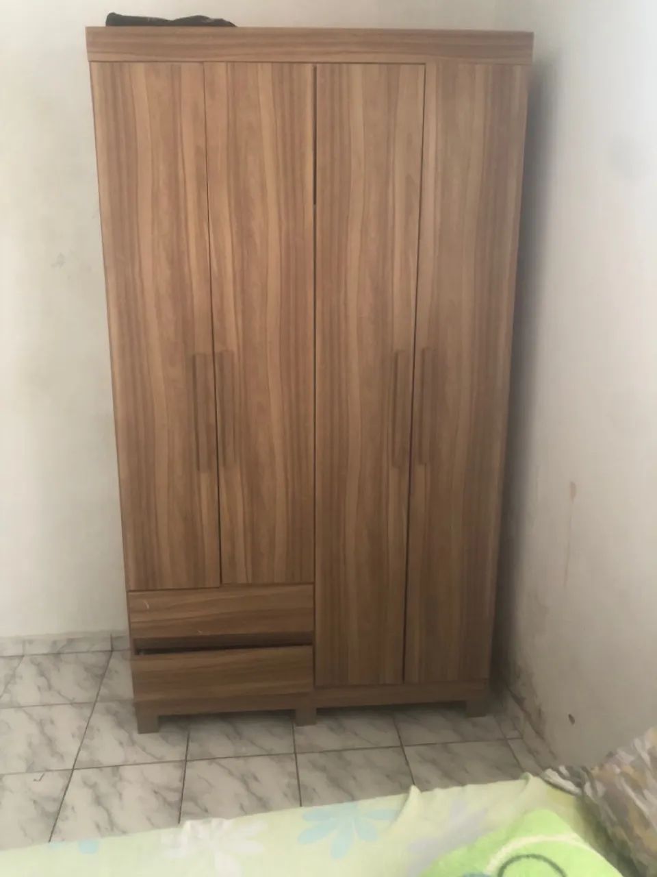 Guarda roupa marrom 