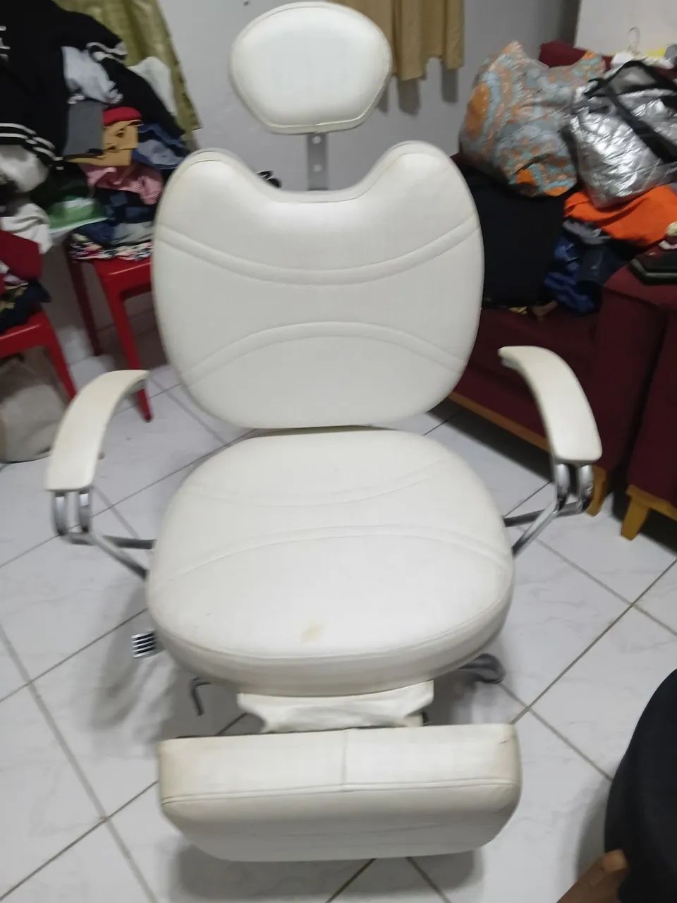 Linda cadeira cabeleireiras de salão. 