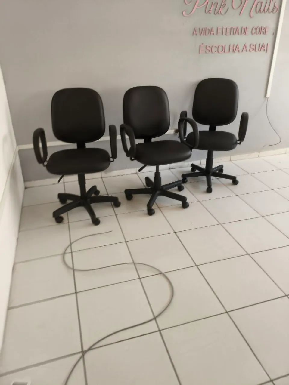 Reforma e manutenção de cadeiras para escritório  - Foto 5