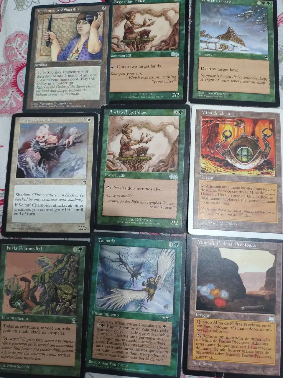 Vendo lote de cartas antigas Magic gathering em Português e Inglês 