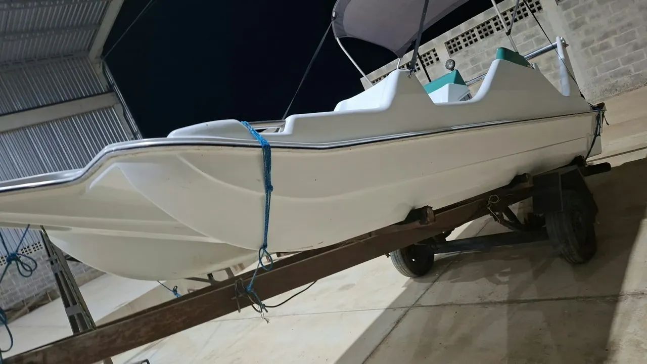 Vende-se / Troca essa Lancha - Foto 2