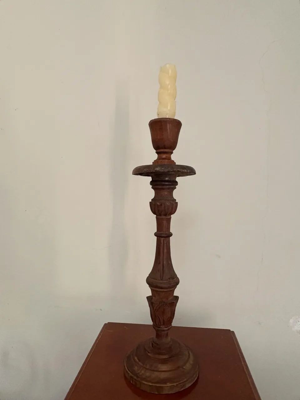 Castiçal de madeira 