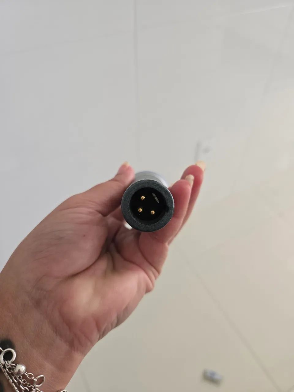 Microfone Shure Beta 57a Profissional Musico Percussão - Foto 3