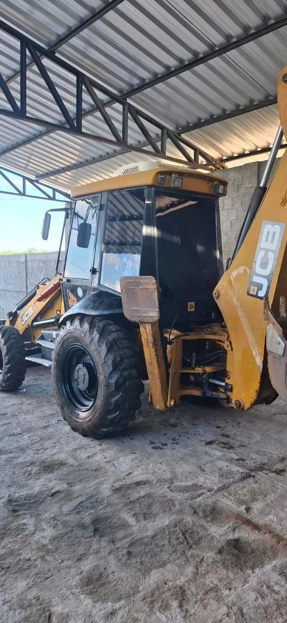 Jcb 3c plus Retroescavadeira  - Foto 3