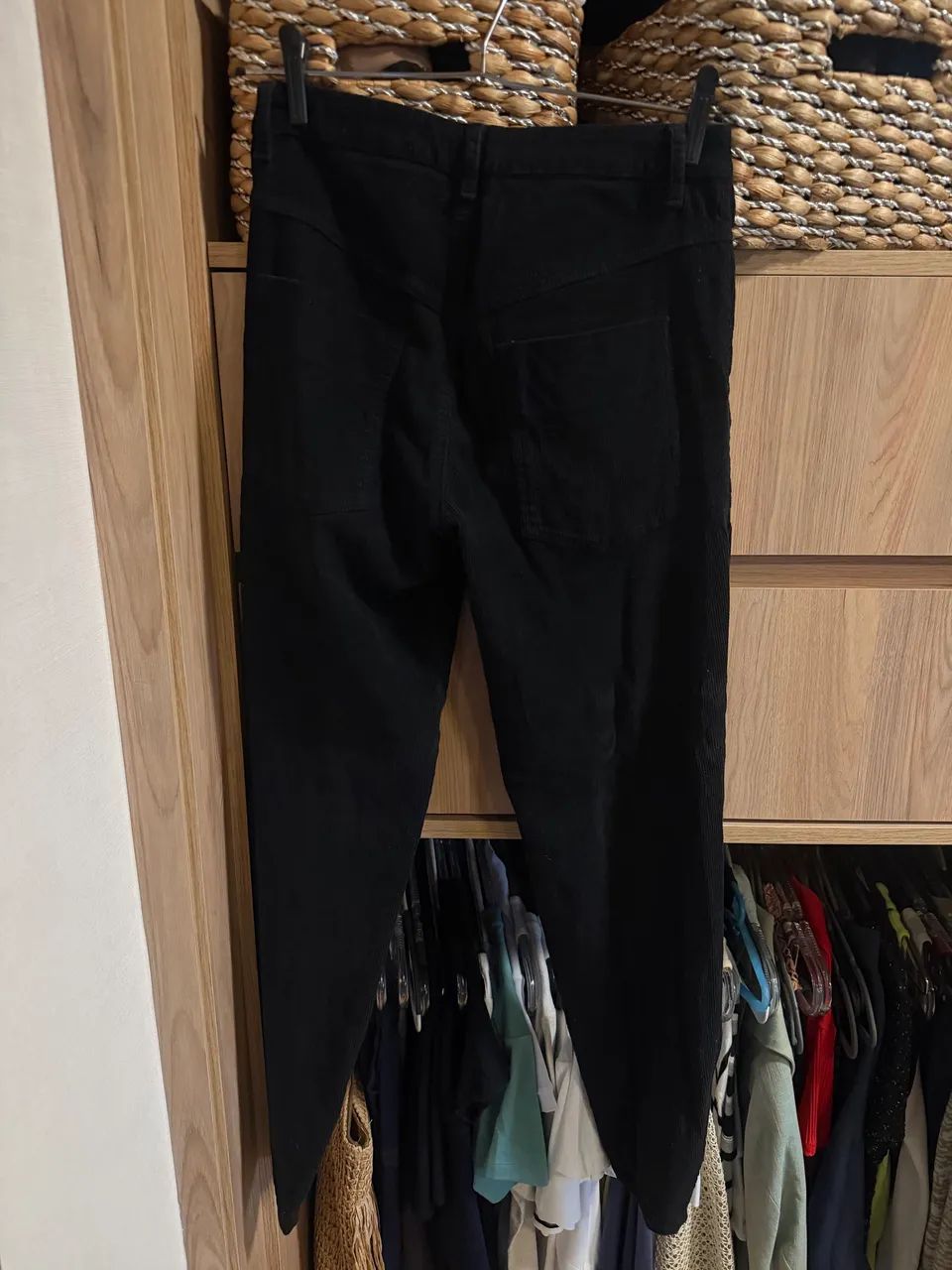 Calça de veludo preto cotelê da marca Mixed - Foto 4