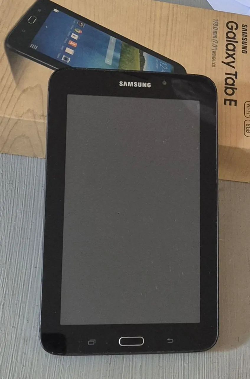 Tablet Samsung Galaxy Tab E SM-T113NU