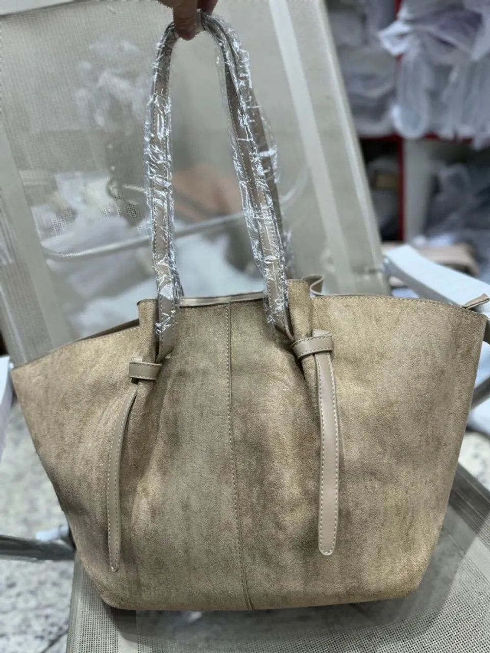 Bolsa Hera Bags (modelo Débora) Em Camurça caramelo C'Alças longas em Couro - Foto 2