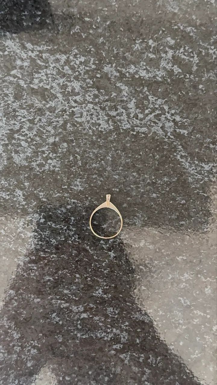 vendo anel de ouro branco com diamante  - Foto 2
