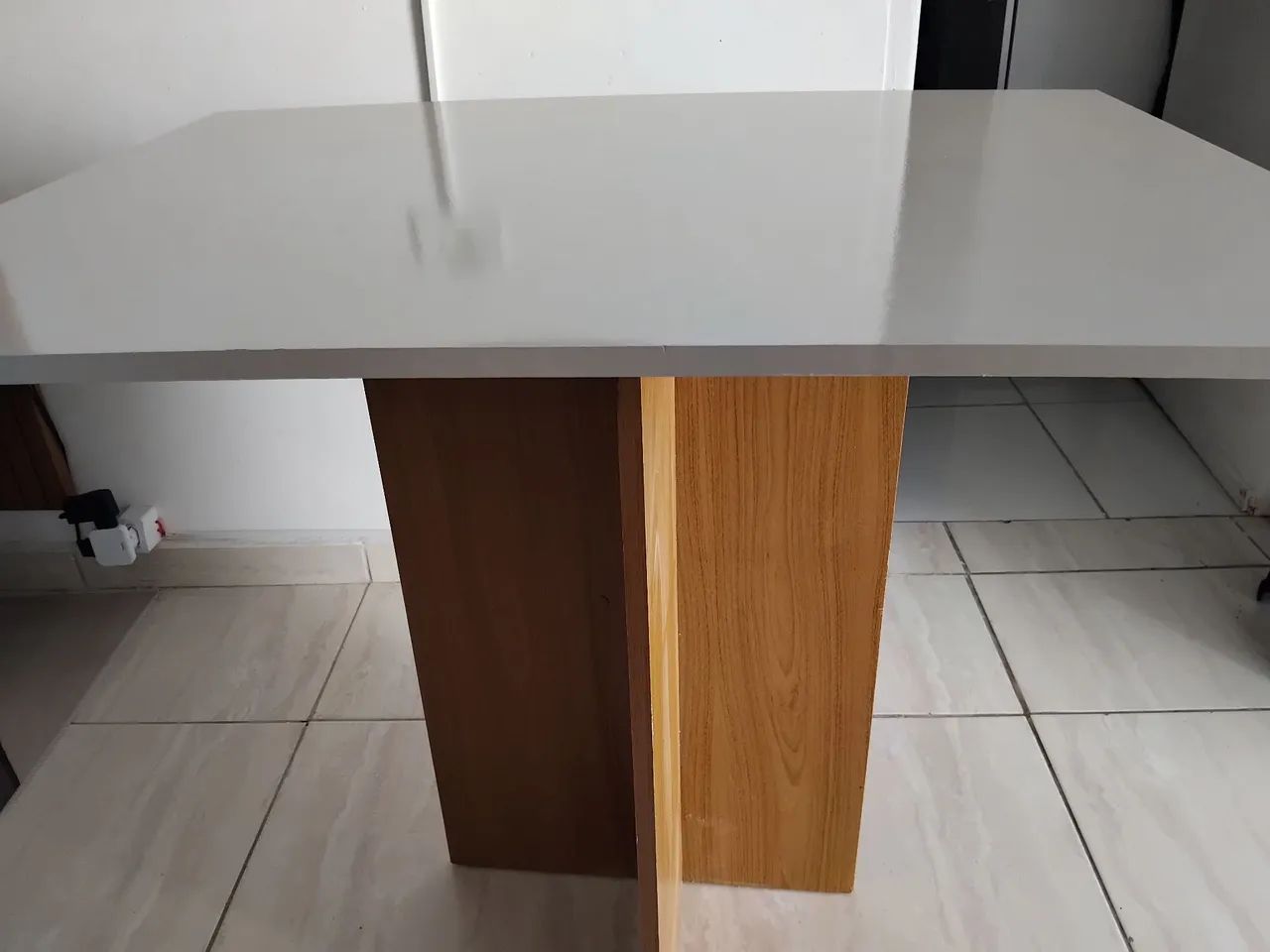 mesa com 4 cadeiras