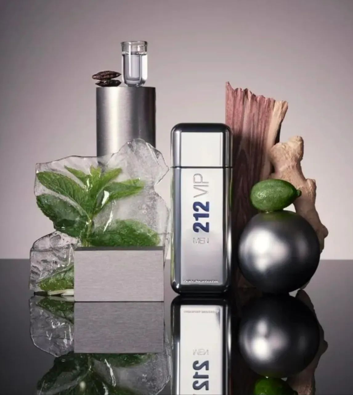 Perfume 212 Vip 200ml lacrado - Foto 3
