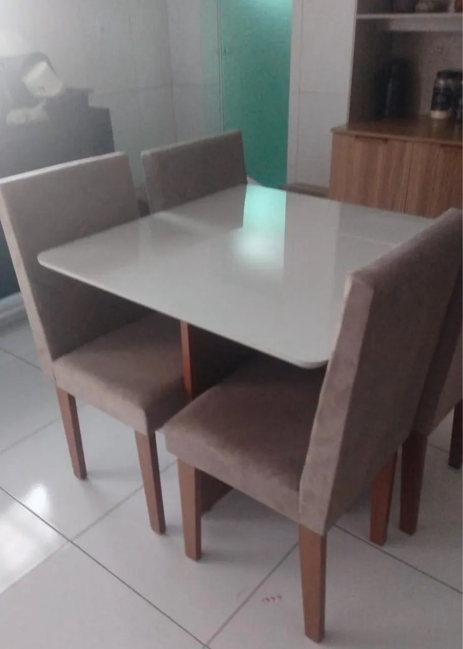 Mesa Mdf Laka com 4 cadeiras Nova 