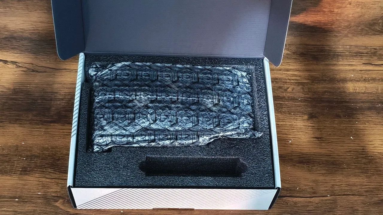 Zotac GeForce RTX 5060TI 8gb - Foto 3