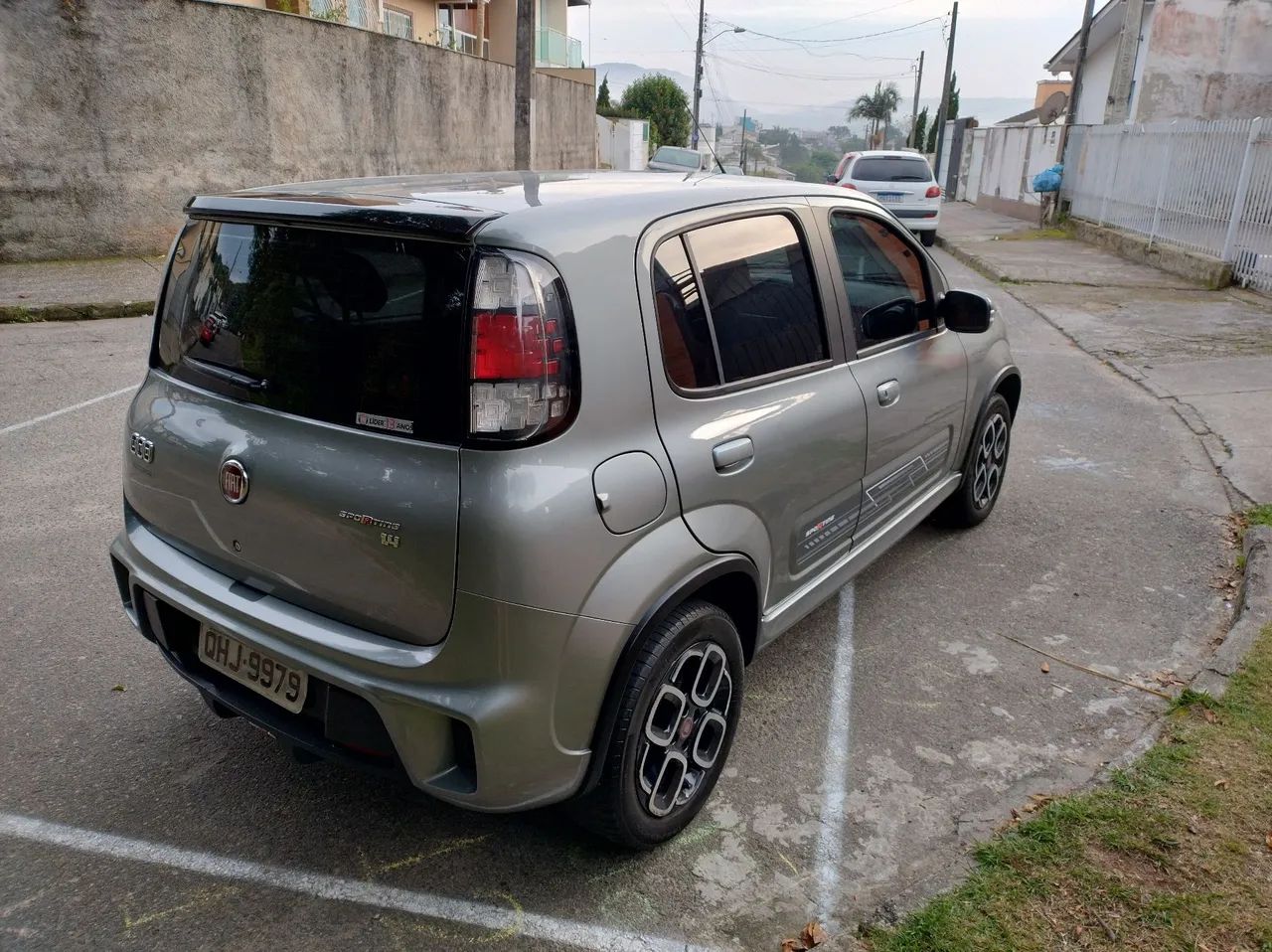 Fiat Uno Sporting 1.4 EVO Fire Flex 8V 4P 2016 - Foto 5